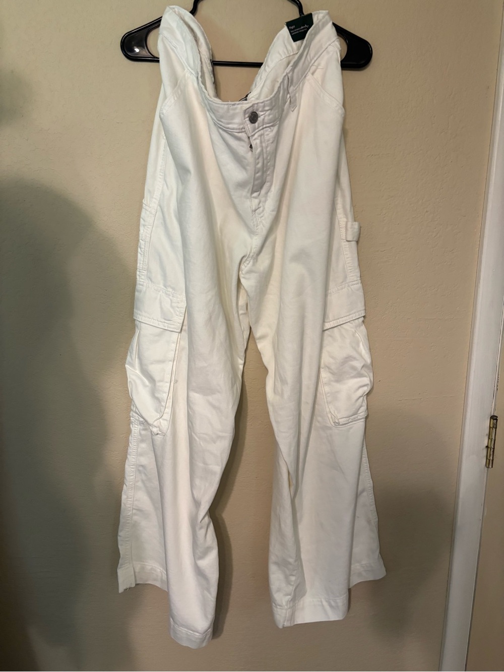 NWT wild fable Women’s White High-Waist Cargo Pants size 16